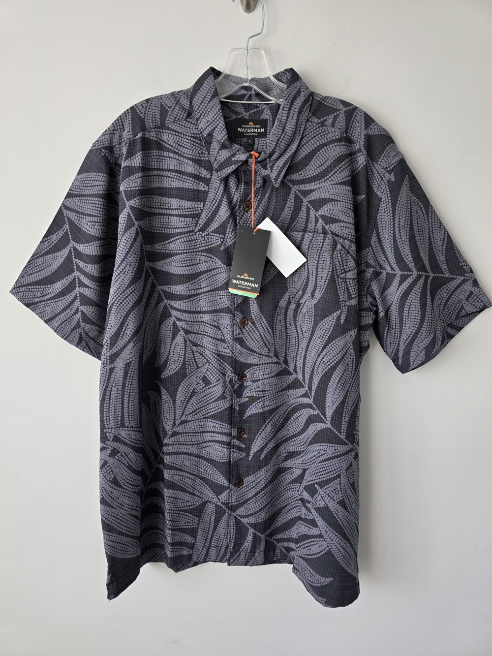 Quiksilver Waterman Short Sleeve Button Down Shirt Mens L Gray Leaf Print NWT